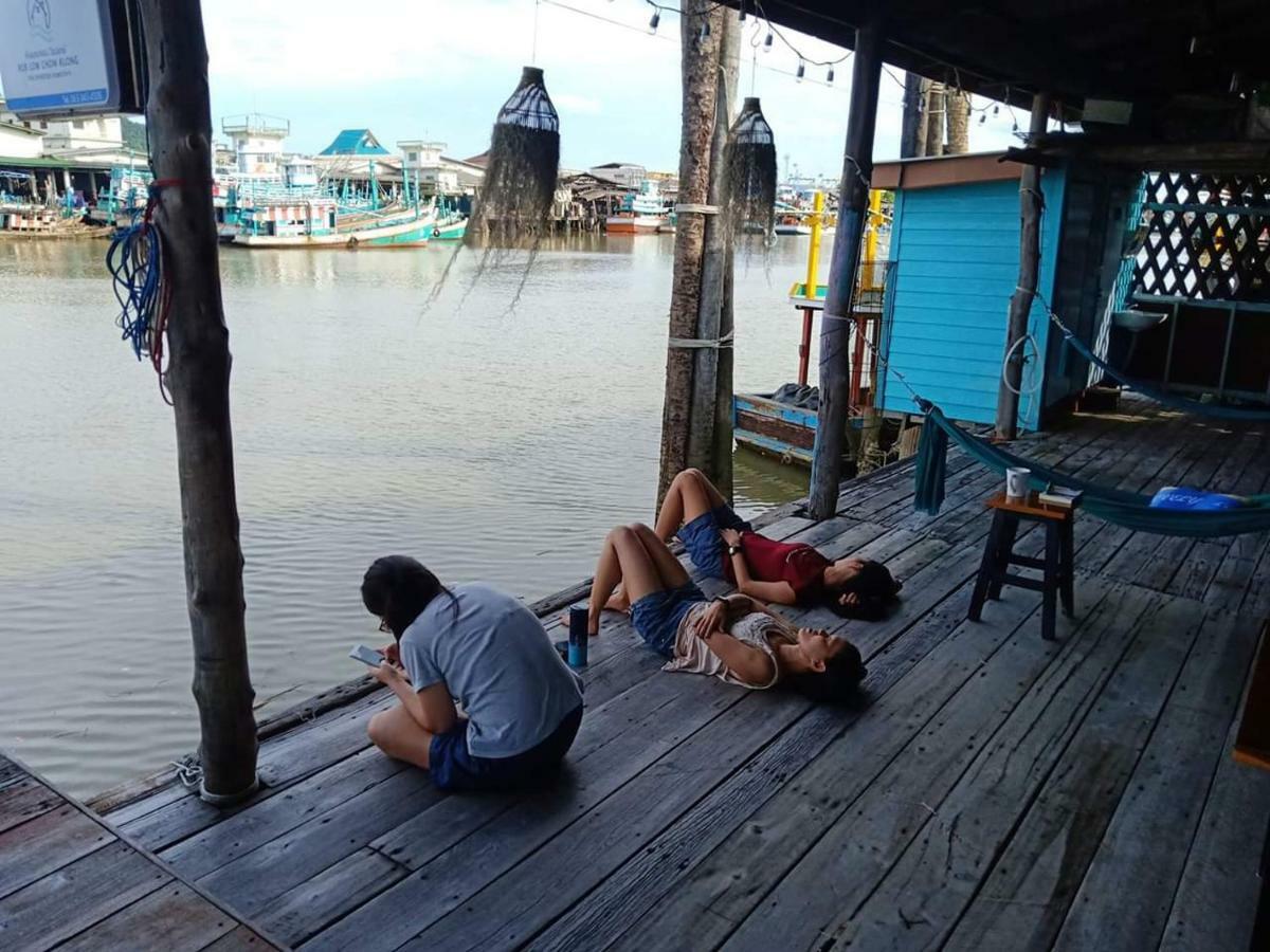 Rub Lom Chom Klong Homestay Chumphon Buitenkant foto